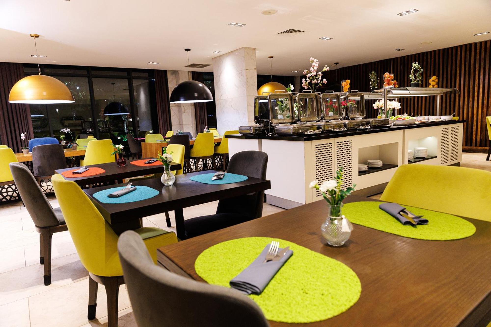 Riviera Royal Hotel Конакрі Екстер'єр фото